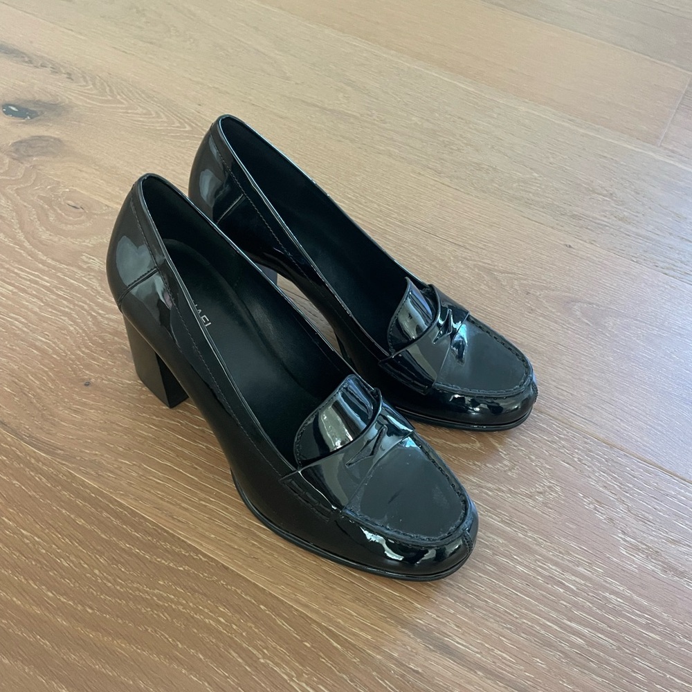 Michael Kors Black Patent Leather Women's heeled loafers